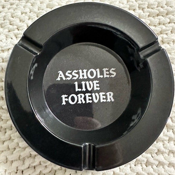 ALF PLASTIC ASHTRAY - Picture 9 of 9